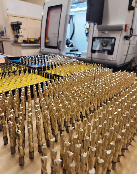 Cadence Manufacturing & Design, compró una máquina ANCA para la fabricación sin luces